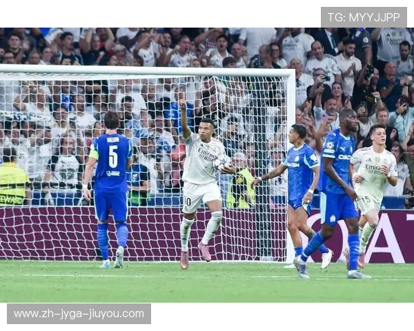 欧冠皇马巴萨：皇马与巴萨在欧冠赛场的经典对决与历史回顾